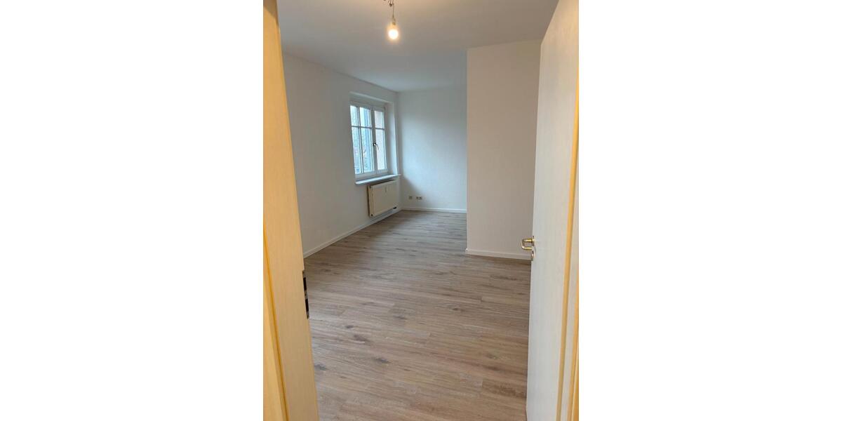 Etagenwohnung Zeitz - 1.5 Zimmer, 42 m&sup2;, 275&euro; | Angebot:26458300