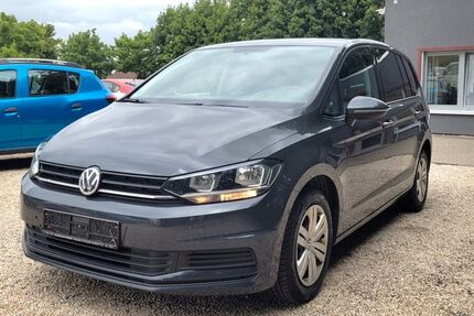 VW Touran 105.619 km 13.980 € Zwickau 08056