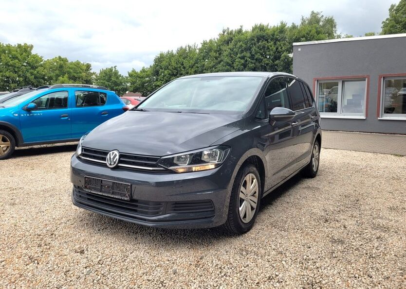 VW Touran 105.619 km 13.980 € Zwickau 08056