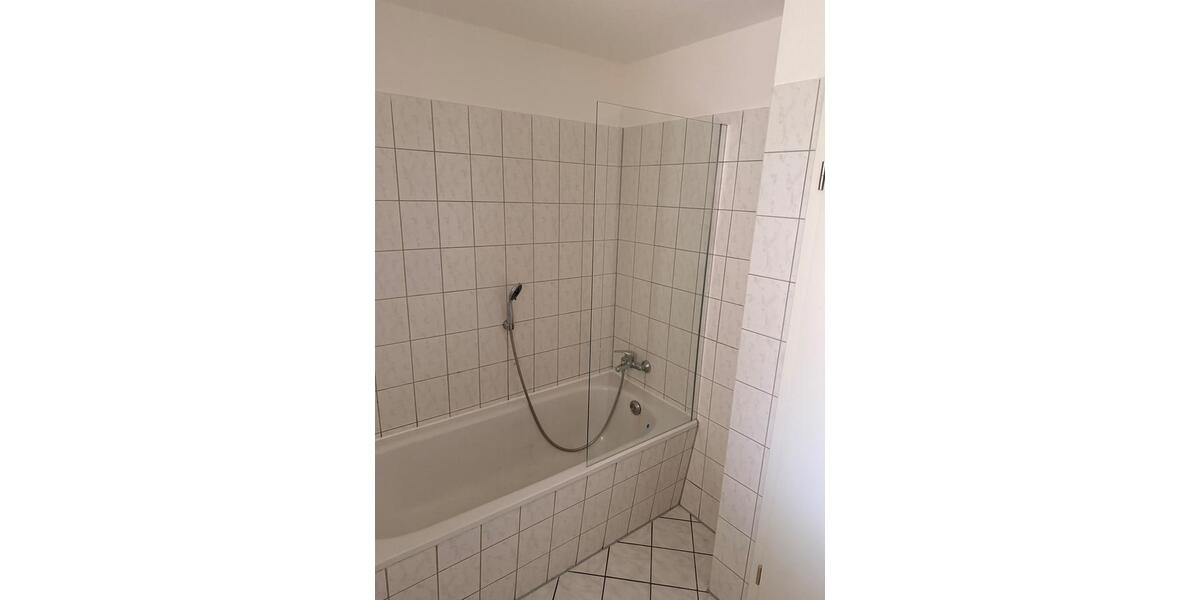 Etagenwohnung Gera - 2 Zimmer, 49 m&sup2;, 330&euro; | Angebot:26148453