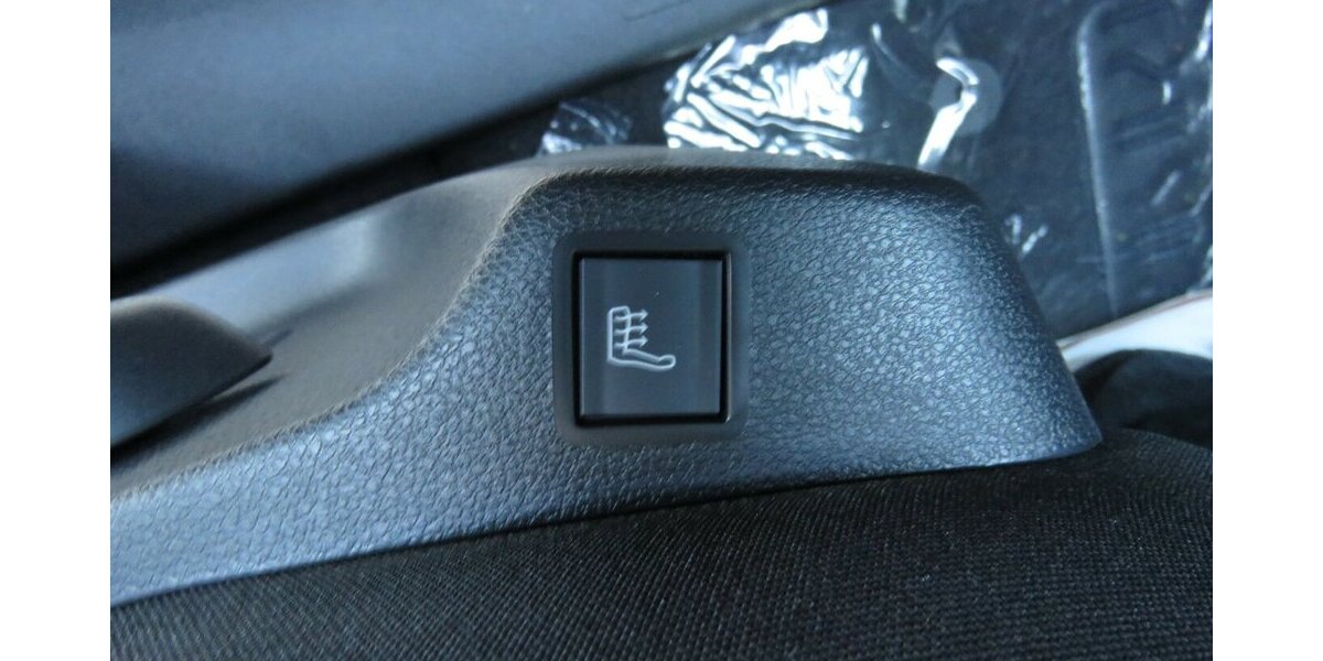 Fiat Doblo Maxi Kombi 130 AT / 7-Sitze + 10-Zoll Navi 10.280 km 27.965 &euro; Münchenbernsdorf 07589