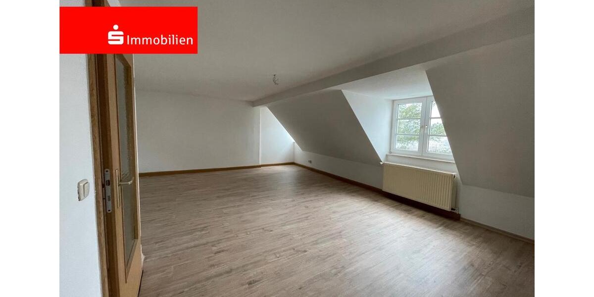 Schicke Dachgeschoßwohnung - 2 Etagen mit Einbauküche 3 zimmer