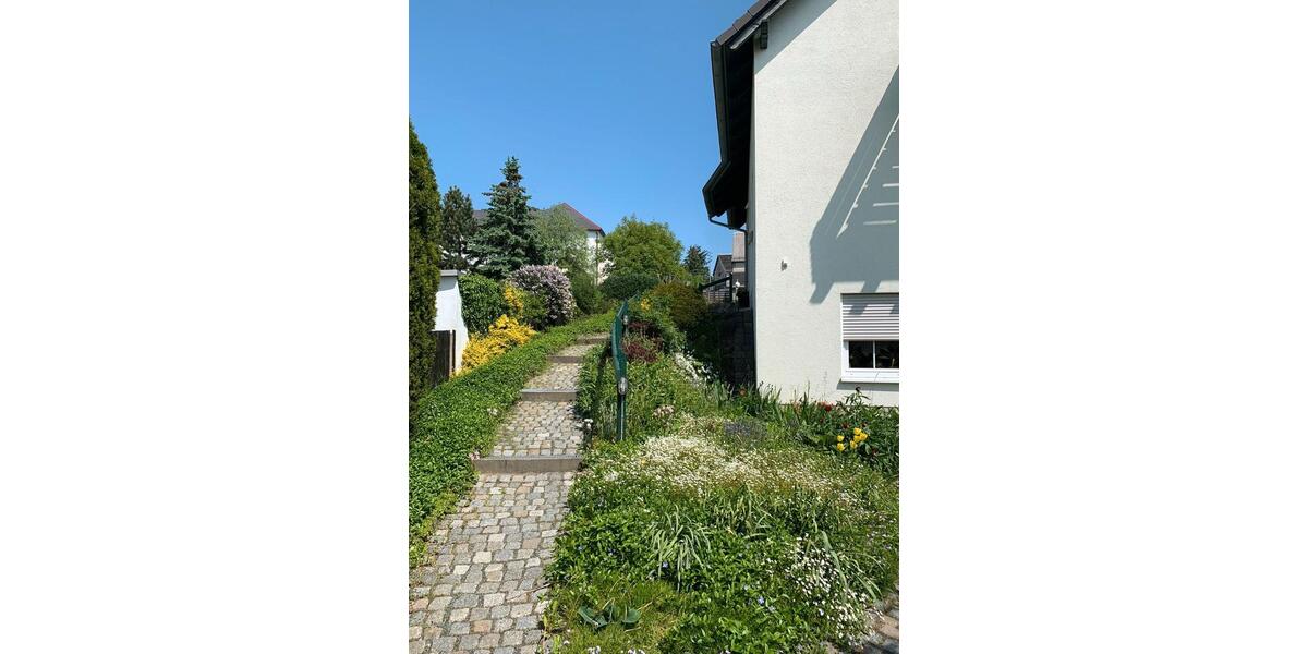 Etagenwohnung Greiz - 4 Zimmer, 90 m&sup2;, 156.000&euro; | Angebot:26123855