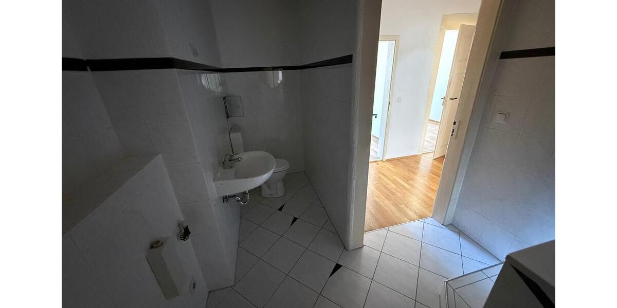Dachgeschoßwohnung Greiz - 3 Zimmer, 65 m&sup2;, 325&euro; | Angebot:26070754