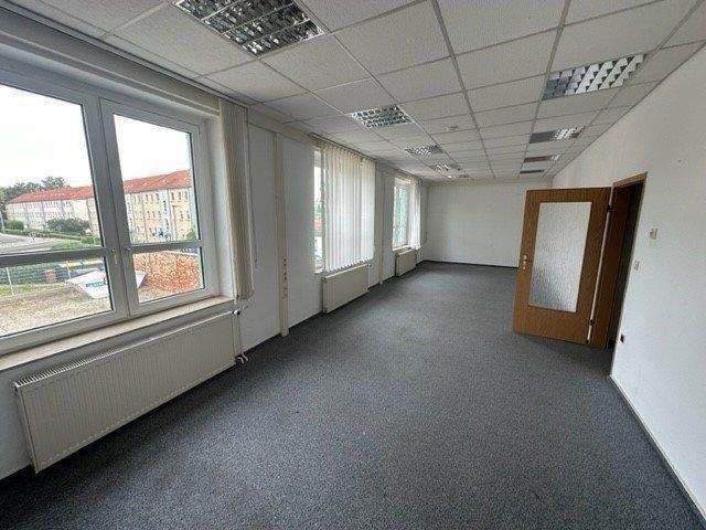 +++ Große Gewerbeimmobilie in guter Lage +++ zimmer