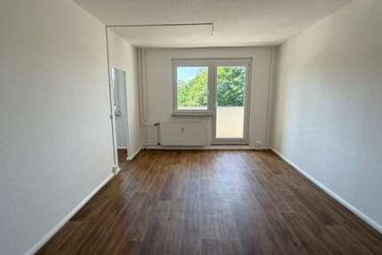 Wohnung Gera Lusan - 3 Zimmer, 63 m&sup2;, 320&euro; | Angebot:27079856