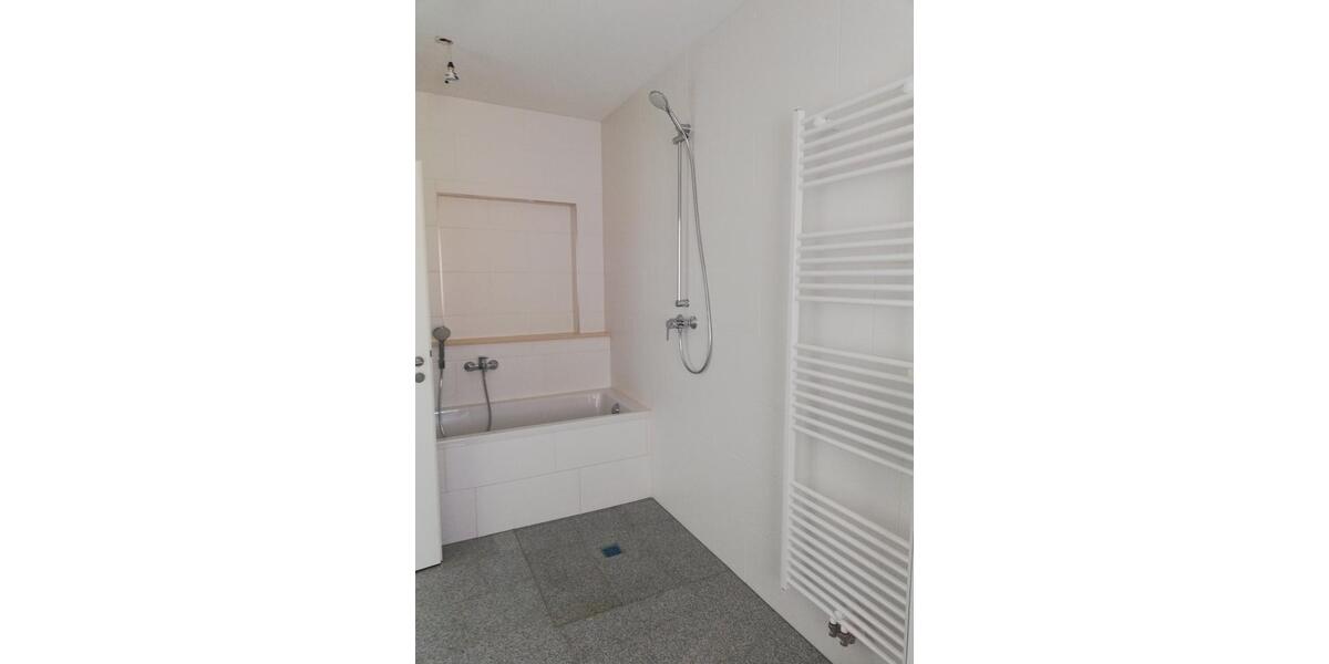 Etagenwohnung Schmölln - 4 Zimmer, 110 m&sup2;, 880&euro; | Angebot:24802003