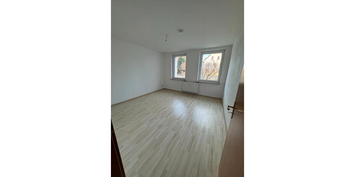 Erdgeschoßwohnung Droyßig - 2 Zimmer, 60 m&sup2;, 368&euro; | Angebot:26001817