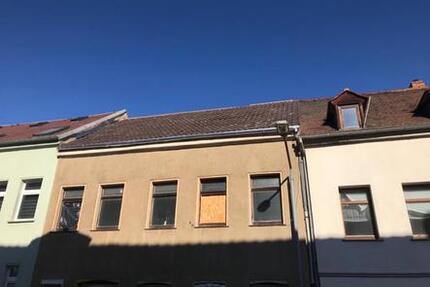 Ich verkaufe Haus mit Keller und kleine garten in Meerane 6 zimmer