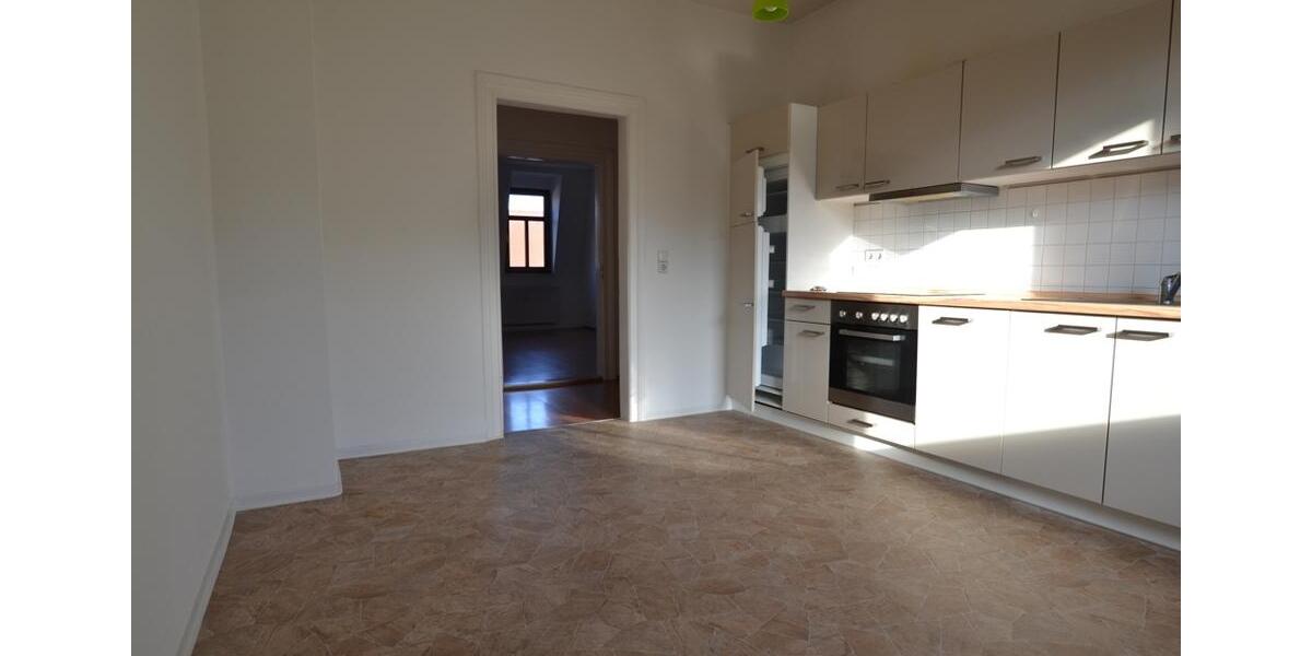 Sparen Sie sich glücklich mit uns! 3-Raumwohnung mit Einbauküche , Wannenbad & Laminat 3 zimmer