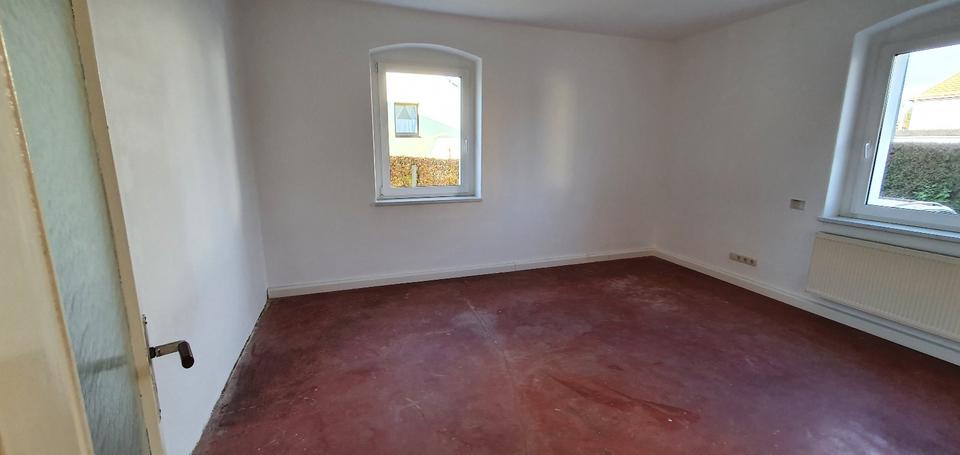 Erdgeschoßwohnung Bad Klosterlausnitz - 2 Zimmer, 64 m&sup2;, 416&euro; | Angebot:25944543