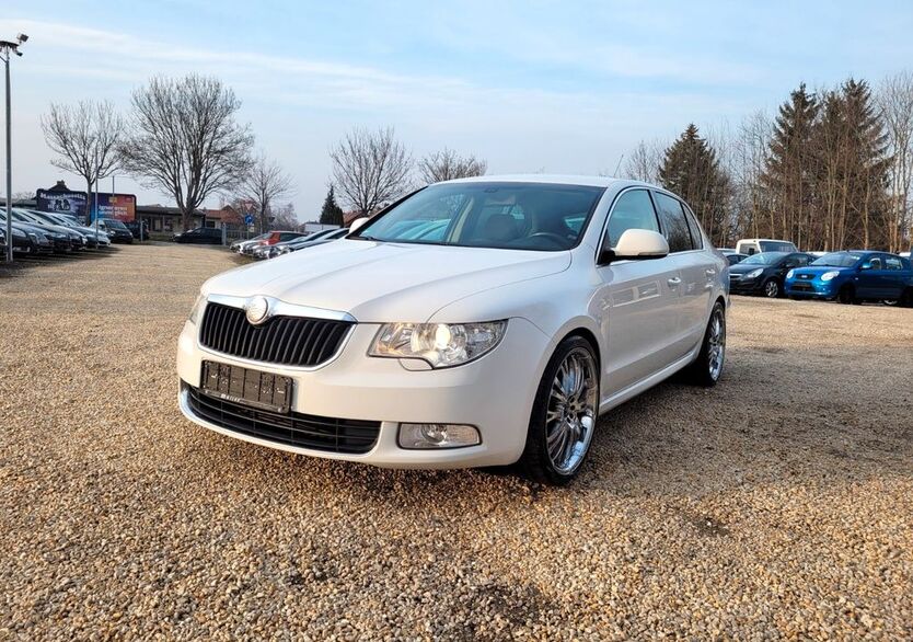 Skoda Superb 158.371 km 4.980 € Zwickau 08056