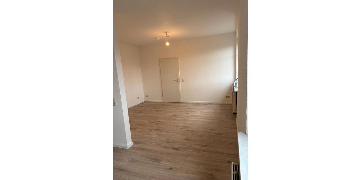 Etagenwohnung Zeitz - 1.5 Zimmer, 42 m&sup2;, 275&euro; | Angebot:26458300