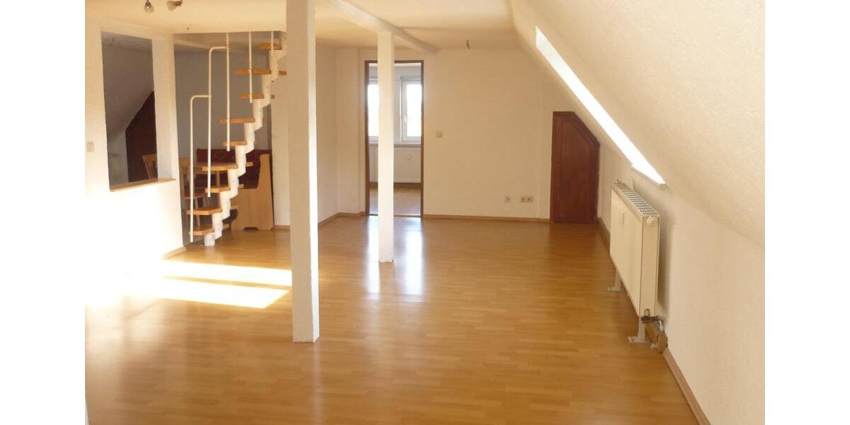 Dachgeschoßwohnung Greiz - 2.5 Zimmer, 58 m&sup2;, 270&euro; | Angebot:24717605