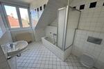 Sehr helle 2 Raum-Whg. mit Ausblick über die Stadt und Garage und *Bungalow auf dem Grundstück - Dachgeschoßwohnung Gera Ostviertel | Angebot:26334867