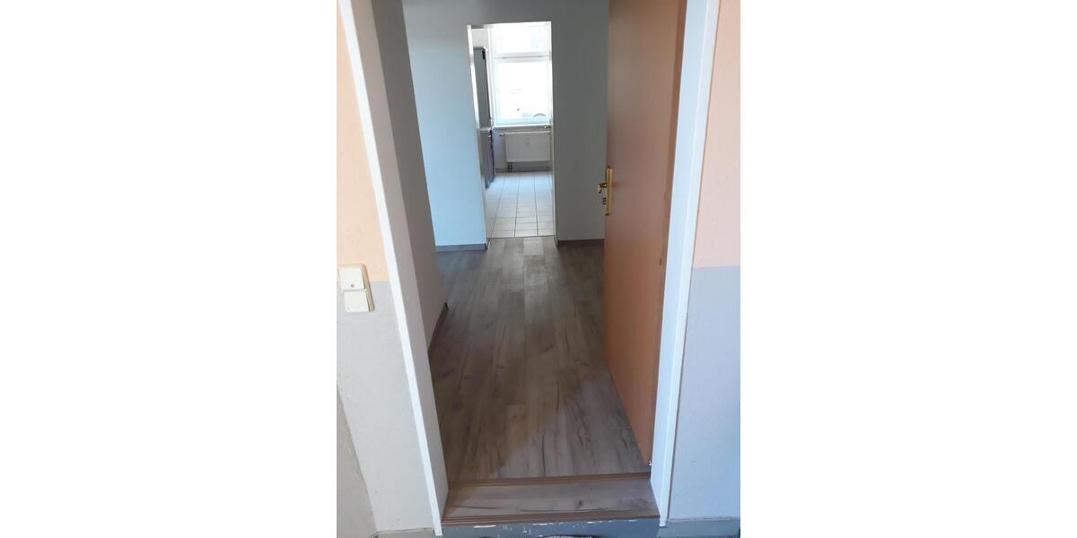 Erdgeschoßwohnung Meerane - 2 Zimmer, 58 m&sup2;, 300&euro; | Angebot:26676968