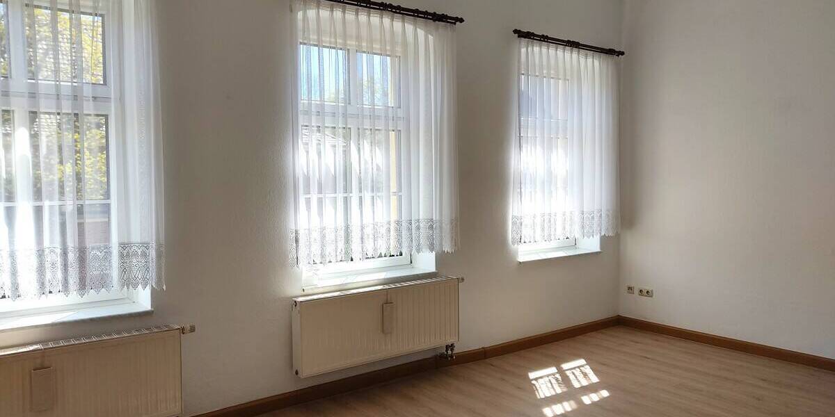 Etagenwohnung Gera Innenstadt - 3 Zimmer, 96 m&sup2;, 600&euro; | Angebot:26796130