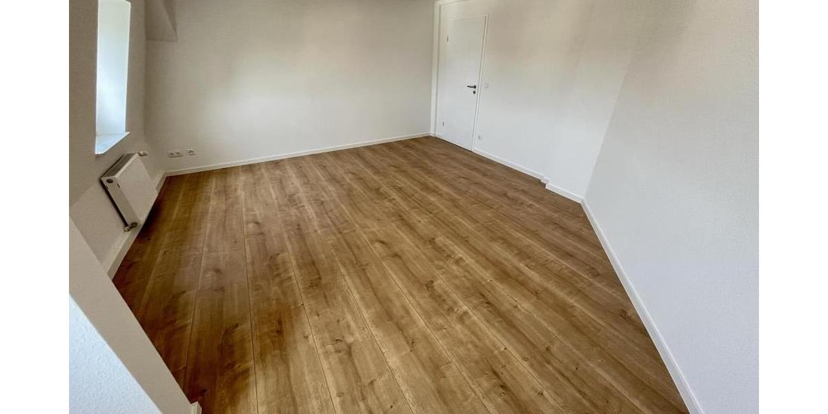 Mit Weitblick! 2,5 Raum DG Wohnung mit offener Küche im Wohnzimmer. Modernes Bad mit Wanne! - Dachgeschoßwohnung Gera Alt-Bieblach | Angebot:26248794