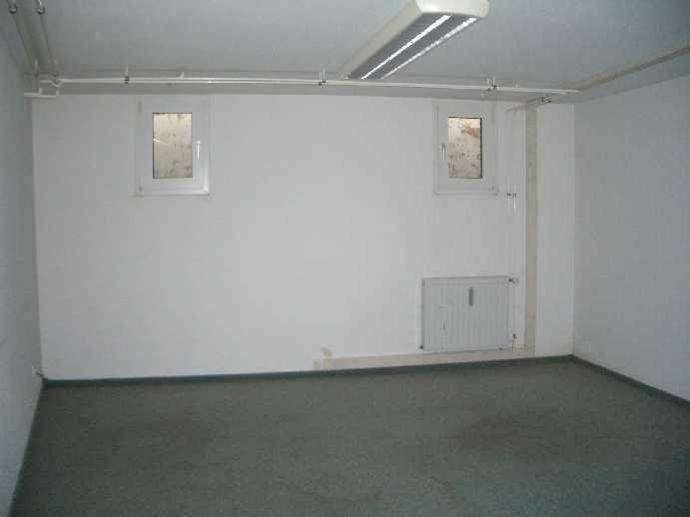 Kleine Gewerbeeinheit über 2 Etagen in Zeulenroda nach umfangreicher Sanierung zu vermieten 3 zimmer