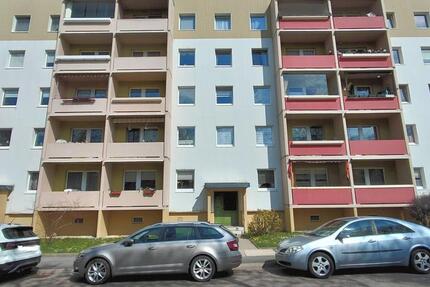 Wohnung Gera Lusan - 3 Zimmer, 69 m&sup2;, 350&euro; | Angebot:26366933