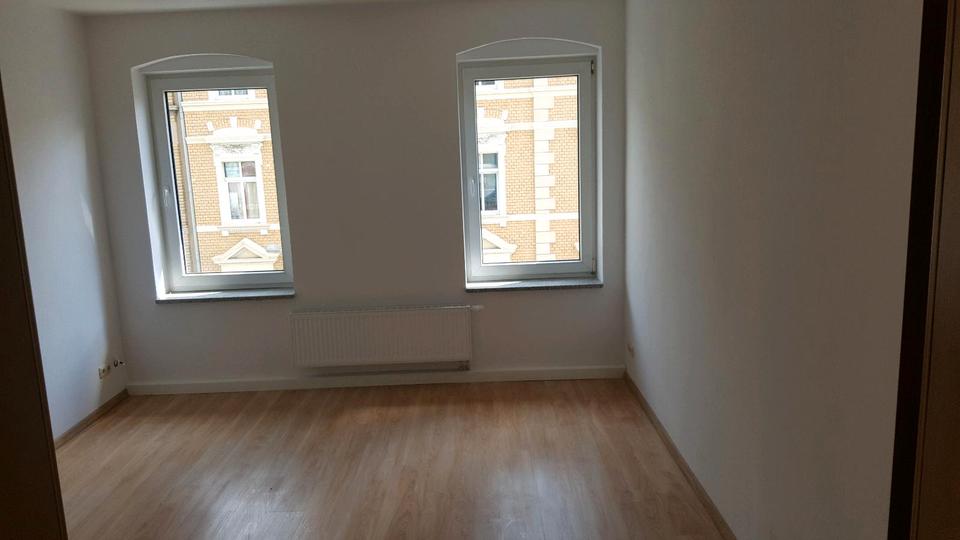 Dachgeschoßwohnung Gera - 3 Zimmer, 83 m&sup2;, 800&euro; | Angebot:26451510