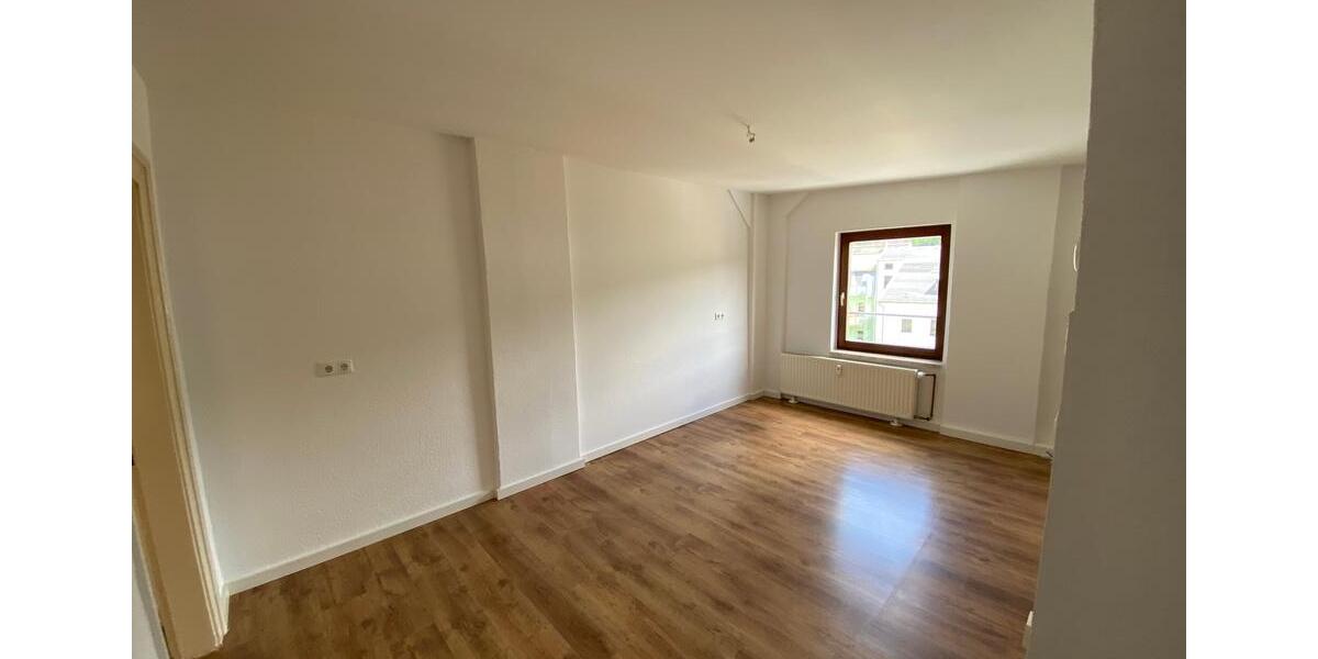 Dachgeschoßwohnung Greiz - 2 Zimmer, 68 m&sup2;, 340&euro; | Angebot:26462523