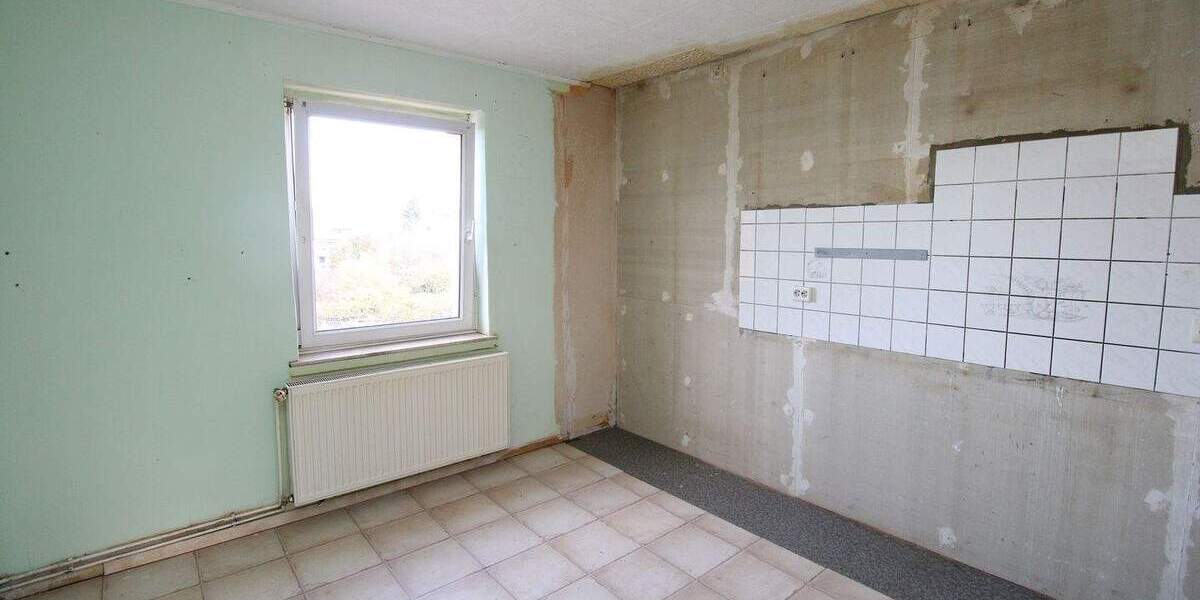Doppelhaushälfte Teuchern Naundorf - 5 Zimmer, 170 m&sup2;, 110.000&euro; | Angebot:25736455