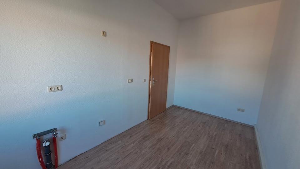 Etagenwohnung Crimmitschau - 3 Zimmer, 76 m&sup2;, 450&euro; | Angebot:26407556