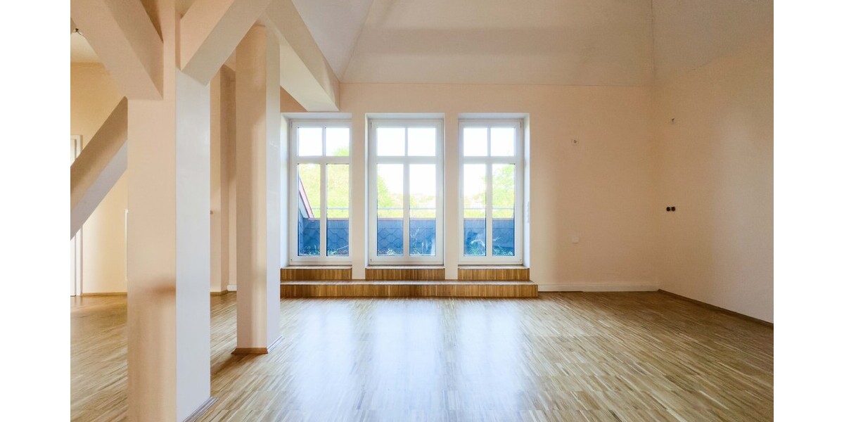 Wohnen mal anders! Imposante Dachgeschosswohnung mit Balkon und Aufzug! - Dachgeschoßwohnung Gera Alt-Bieblach | Angebot:26386423