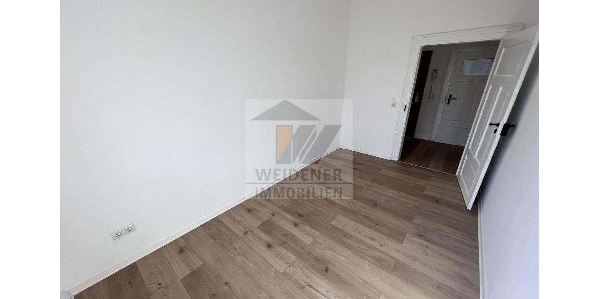 Sanierte 4-Raum-Wohnung mit Balkon und Einbauküche! 4 zimmer