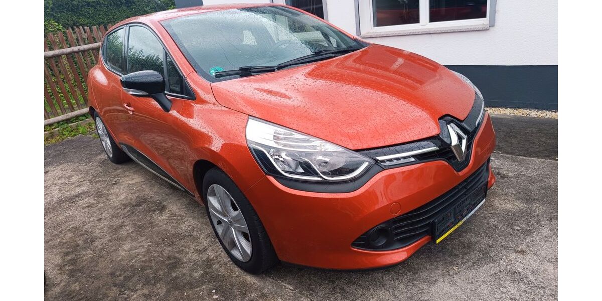 Renault Clio 119.000 km 4.995 &euro; Gera 07551