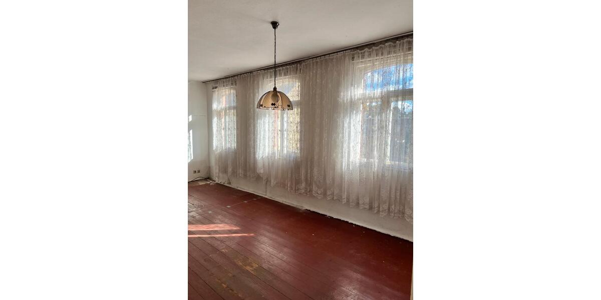 Reihenhaus Meerane - 9 Zimmer, 120 m&sup2;, 39.900&euro; | Angebot:25378971