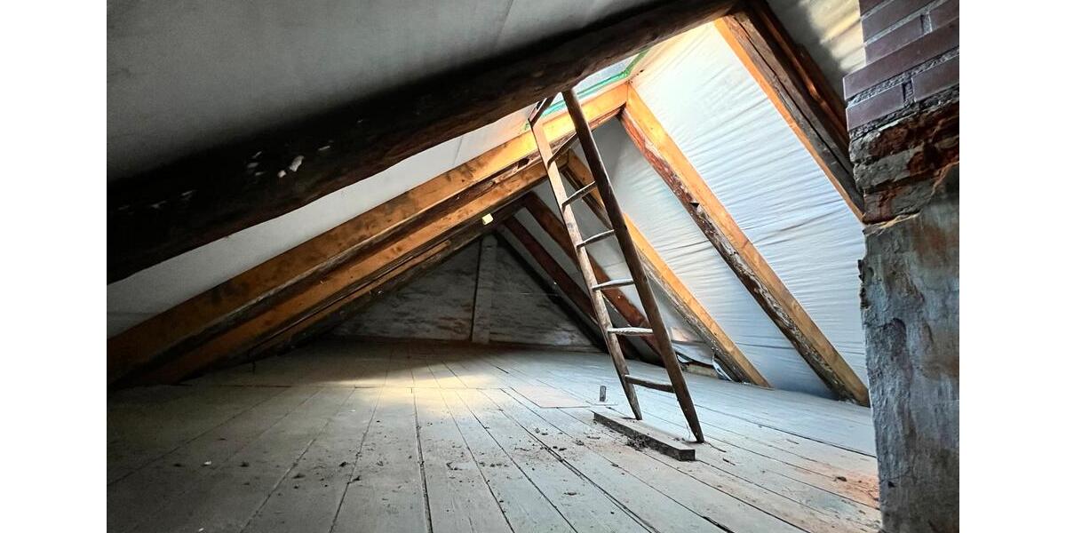 Reihenhaus Meerane - 9 Zimmer, 120 m&sup2;, 39.900&euro; | Angebot:25378971