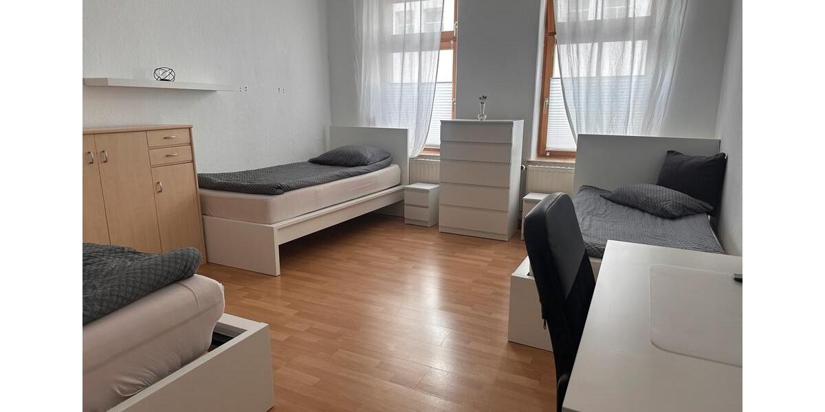 Etagenwohnung Gera Alt-Taubenpreskeln - 4 Zimmer, 70 m&sup2;, 80&euro; | Angebot:25886935