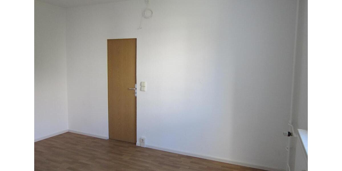 Etagenwohnung Crimmitschau - 4 Zimmer, 87 m&sup2;, 520&euro; | Angebot:19635396