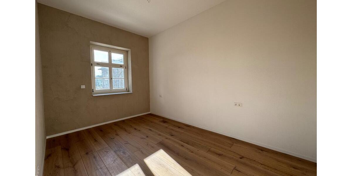 Etagenwohnung Schmölln - 3 Zimmer, 81 m&sup2;, 550&euro; | Angebot:26242916