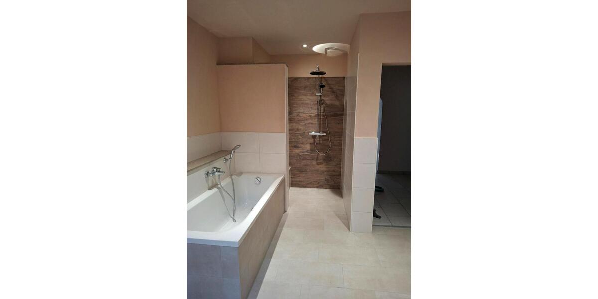 Erdgeschoßwohnung Werdau - 4 Zimmer, 101 m&sup2;, 856&euro; | Angebot:24631795