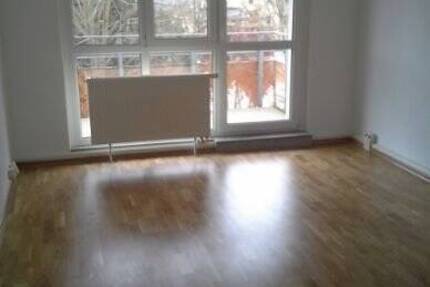 schöne & ruhige Wohnung mit sonnigem Balkon 2 zimmer