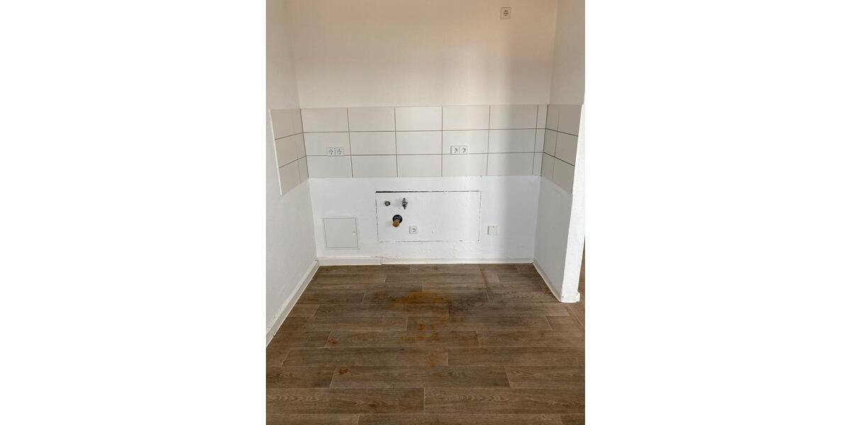 Dachgeschoßwohnung Gera - 3 Zimmer, 64 m&sup2;, 365&euro; | Angebot:25417613