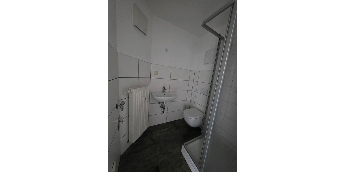 Etagenwohnung Greiz - 1 Zimmer, 24 m&sup2;, 240&euro; | Angebot:25871016