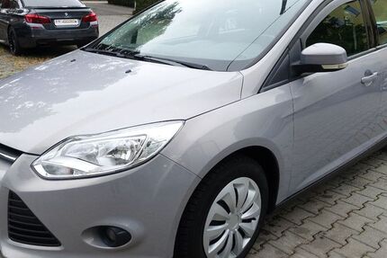 Ford Focus 117.400 km 5.600 € Zwickau 08056