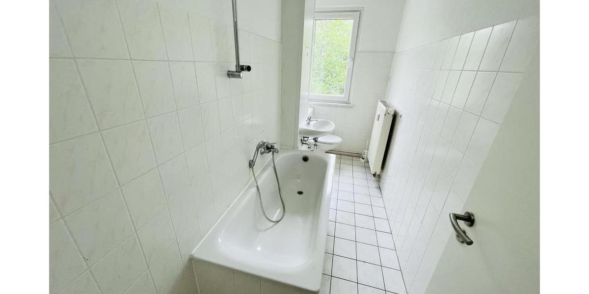 4 Raum Whg. mit Balkon gesucht? Nähe von AMAZON in Gera-Langenberg! - Etagenwohnung Gera Langenberg | Angebot:26335686