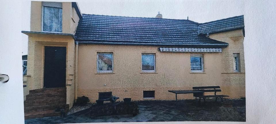 Einfamilienhaus Teuchern - 5 Zimmer, 110 m&sup2;, 150.000&euro; | Angebot:25844236