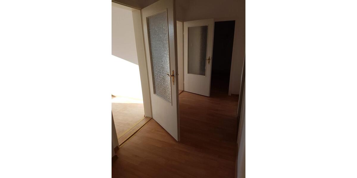 Etagenwohnung Werdau - 5 Zimmer, 116 m&sup2;, 100.000&euro; | Angebot:26136343