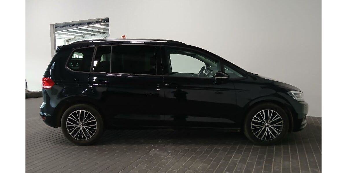 VW Touran 21.850 km 29.578 € Greiz 07973