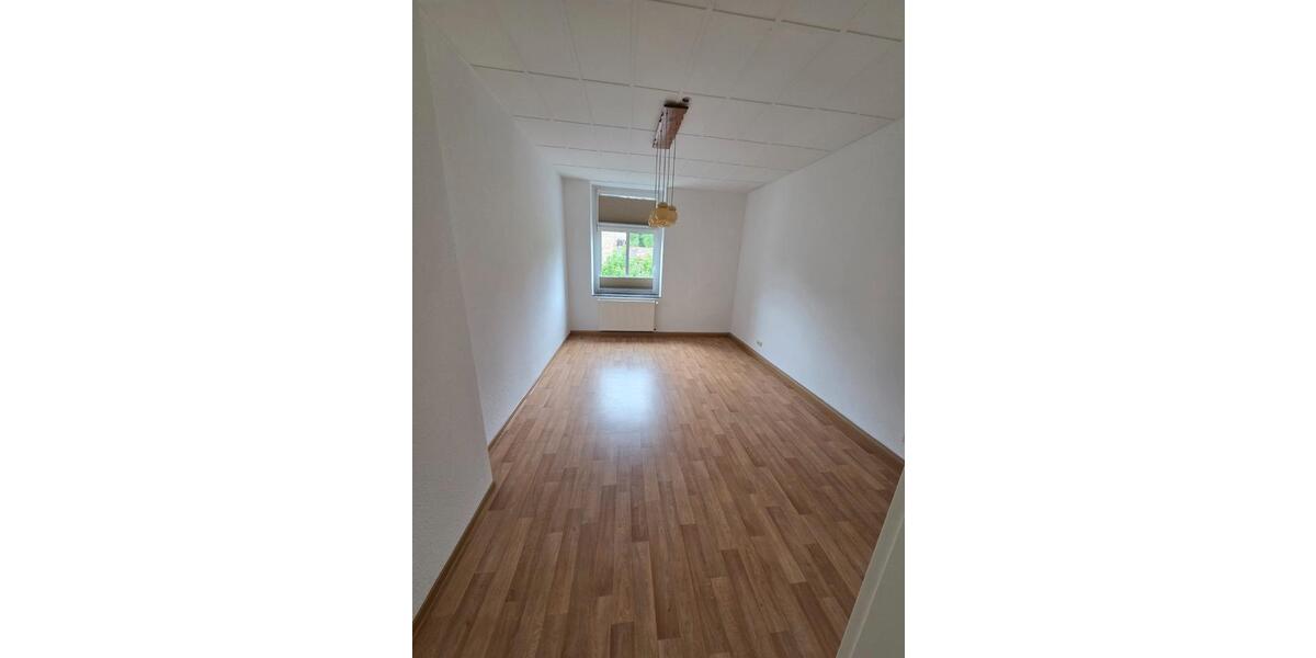 Erdgeschoßwohnung Zeitz - 4 Zimmer, 112 m&sup2;, 672&euro; | Angebot:26560362
