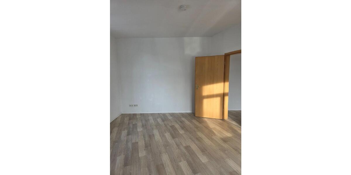 Erdgeschoßwohnung Gera Alt-Taubenpreskeln - 4 Zimmer, 105 m&sup2;, 600&euro; | Angebot:25959372
