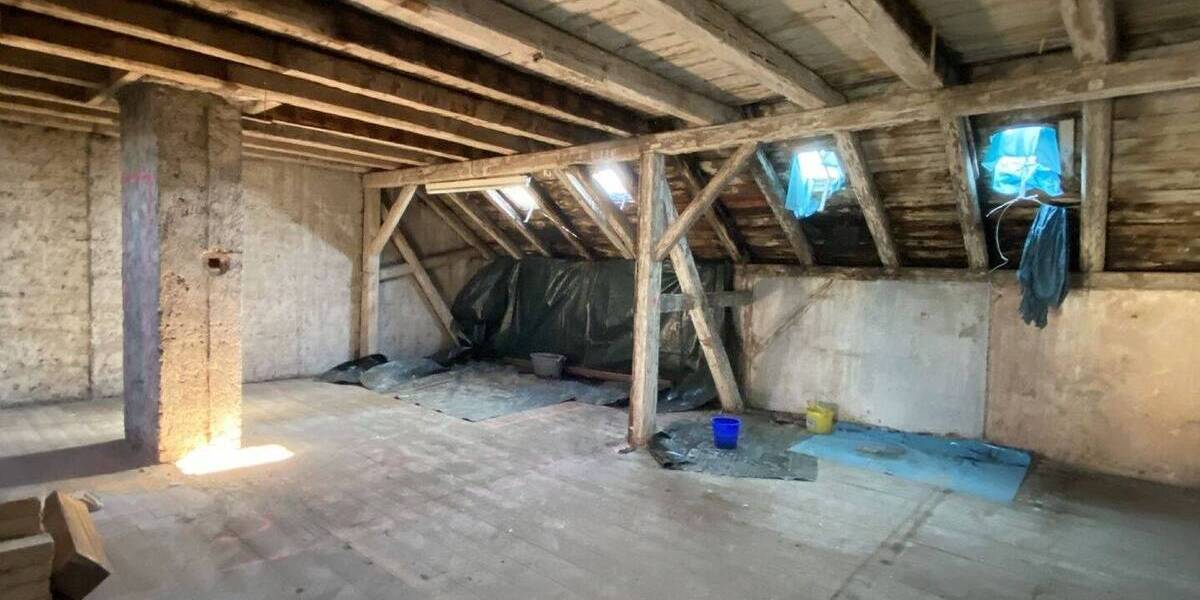 Sanierungsbedürftiges Mehrfamilienhaus mit 2-3 Wohneinheiten 1 zimmer