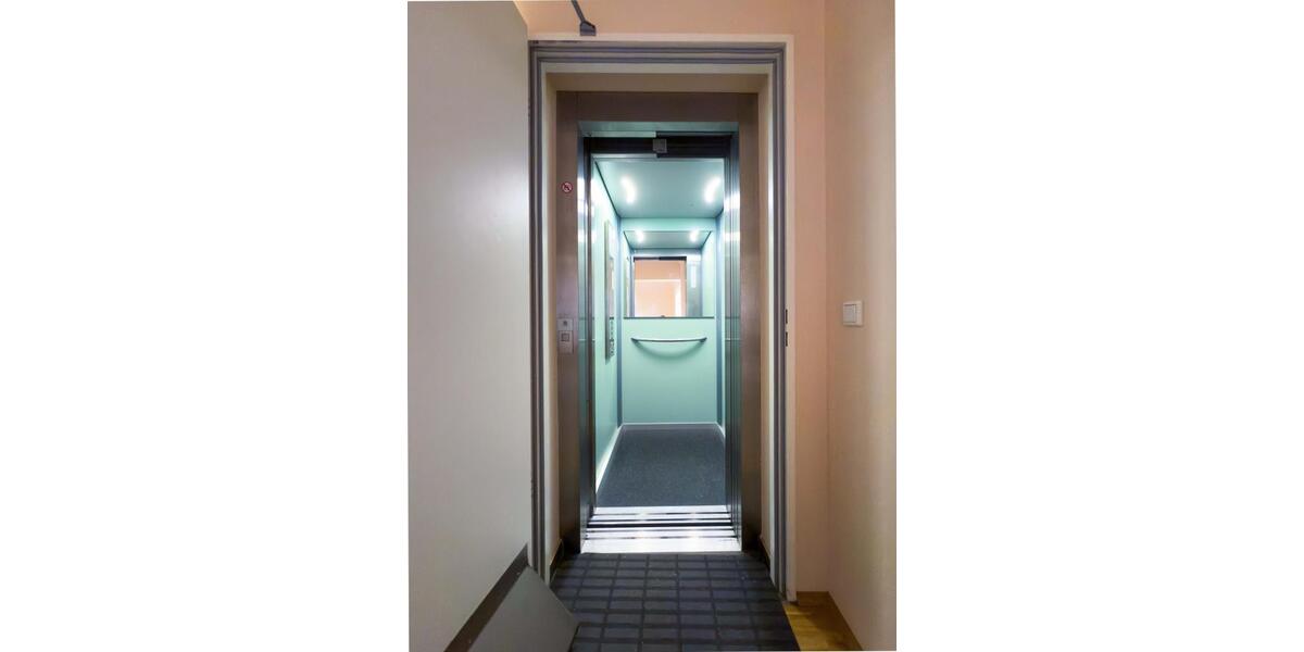 Wohnen mal anders! Imposante Dachgeschosswohnung mit Balkon und Aufzug! - Etagenwohnung Gera | Angebot:26131791