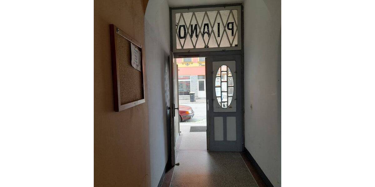 Denkmalgeschützter Altbau mit attraktiver Rendite fast im Zentrum zimmer